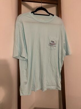 Vineyard Vines Men’s Pocket Tee in Pale Aqua
